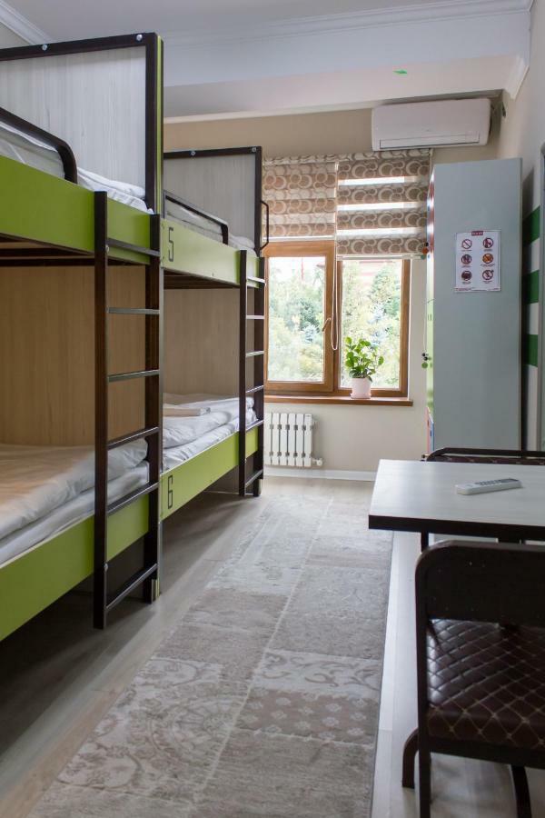 Compass Hostel Бішкек Екстер'єр фото